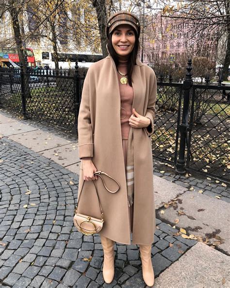 Elena Romashova on Instagram: “На деревьях остались самые стойкие))🍂🍁 ...