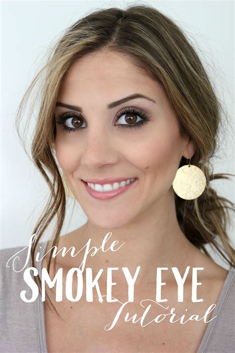 Simple Smokey Eye Tutorial with Urban Decay Naked Smoky - Lauren McBride