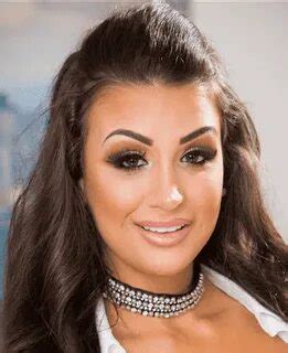 Susy Gala Height, Weight, Age, Bio, Wiki & More - DIGIBRITY - EroFound