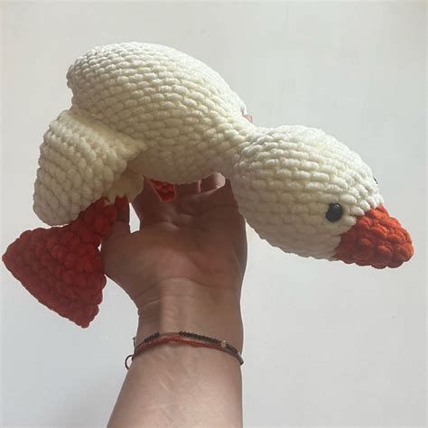 Вязаная игрушка гусь-обнимусь плюшевый в интернет-магазине Ярмарка ...