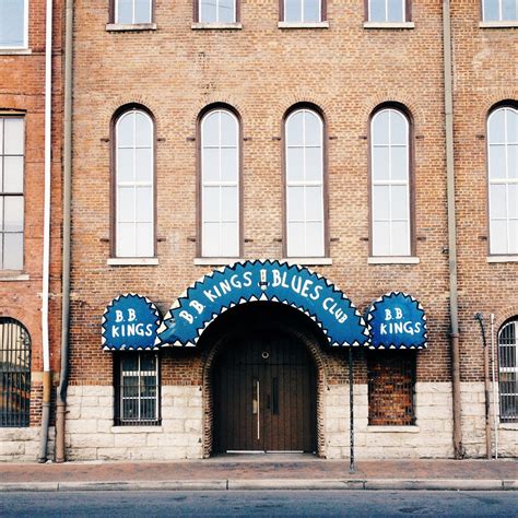 ModernSauce: Nashville: Cowboy boots, libraries and hipster WASPs.