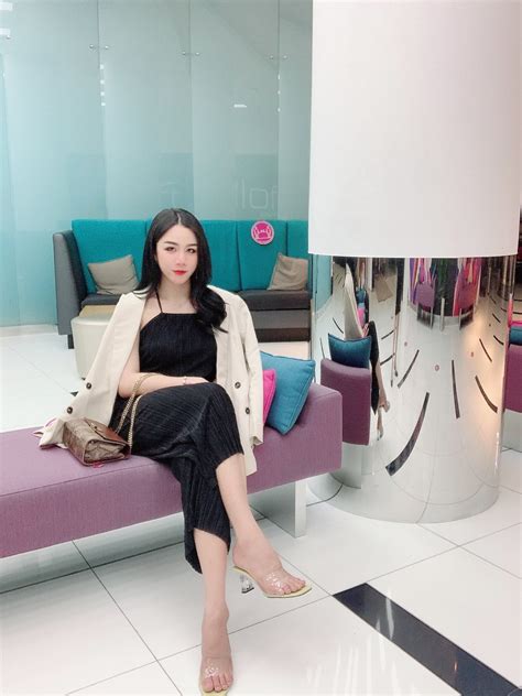 Threesome Sex, Thai Transsexual escort in Abu Dhabi