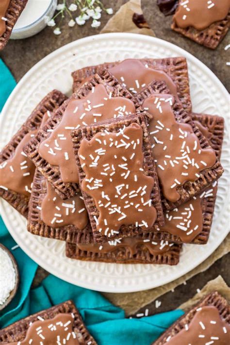 Homemade Chocolate Pop Tarts - Sugar Spun Run