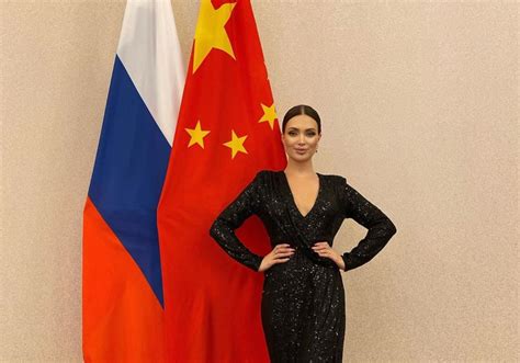 Евгения Феофилактова намекнула, что переезжает в Китай | WOMAN