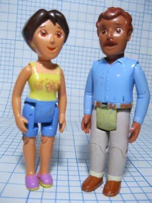 Dora the Explorer TALKING HOUSE dollhouse dolls Mami Papi Mom Dad ...