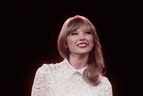 Taylor Swift GIF - Taylor Swift Cute - Discover & Share GIFs