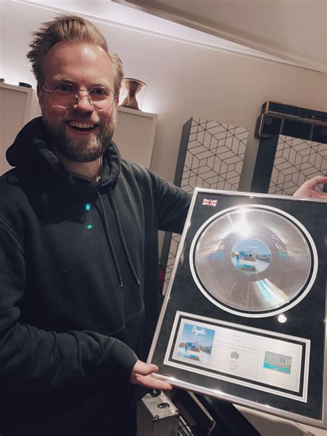 Just received my very first Platinum plaque! : r/WeAreTheMusicMakers