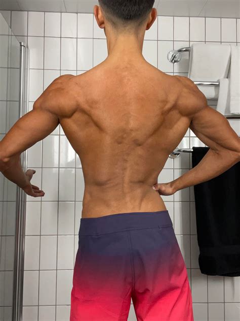Lats are sore after military press day. Is this expected? : r/bodybuilding