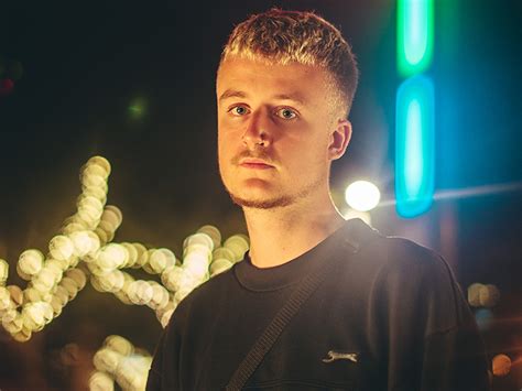 Duskus Chats About 'In Retrospect' and Foreign Family Collective | EDM ...
