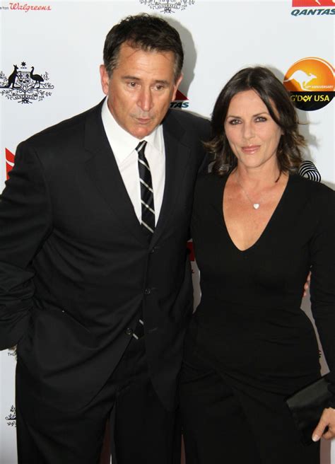 Vidéo : Anthony LaPaglia et son épouse Gia Carides, à Los Angeles, le