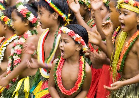 Michael Kew's amazing images of Micronesia's Yap day will leave you in awe