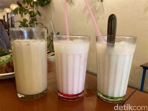 Minum Susu Murni dan Nasi Kucing di Angkringan Kekinian