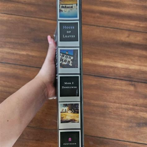 House of Leaves by Mark Z. Danielewski, Paperback | Pangobooks
