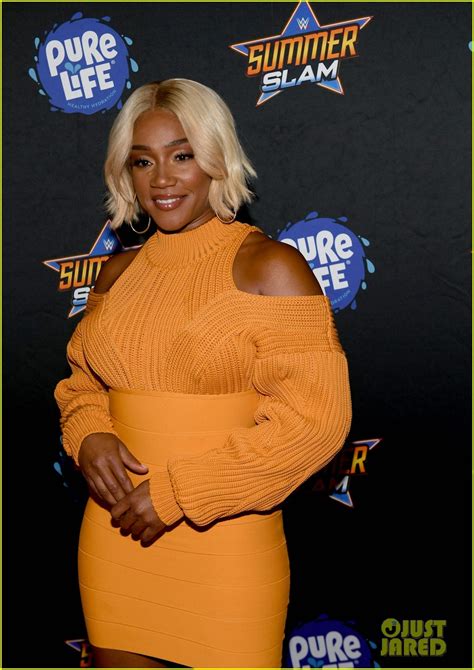 Tiffany Haddish Rocks Blonde Hair at WWE SummerSlam in Las Vegas: Photo ...