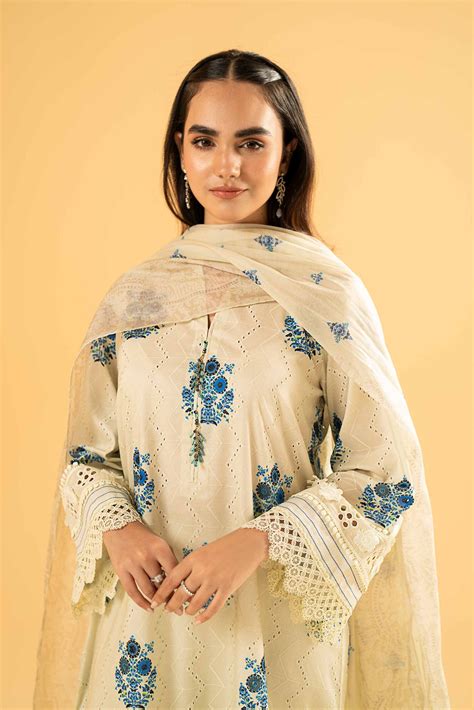 eid dresses for woman 8