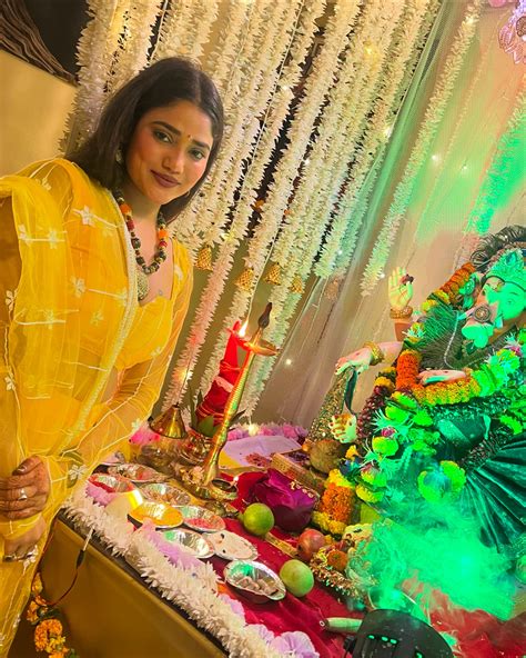 Ruks Khandagale | ♥️♥️♥️ | Instagram