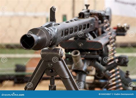 Немецкий пулемет MG-42 стоковое изображение. изображение насчитывающей ...