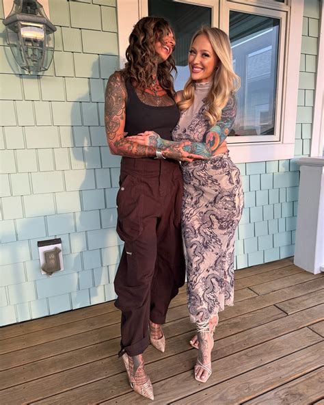 Scarlett Savage's feet