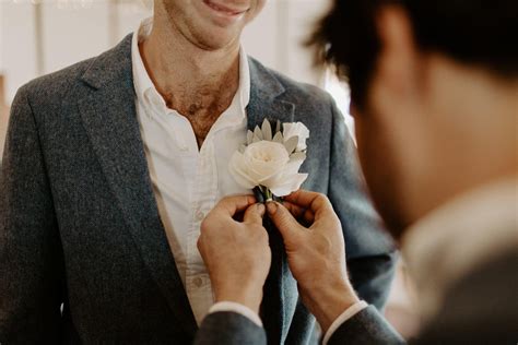 how to make a button hole