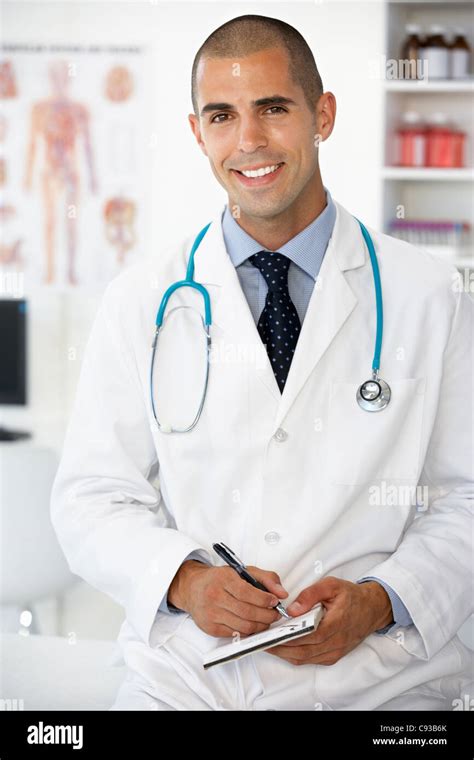 Male doctor hi-res stock photography and images - Alamy