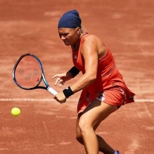 Chloe Paquet vs Diana Shnaider - Match WTA - French Open 2024 - Premier ...
