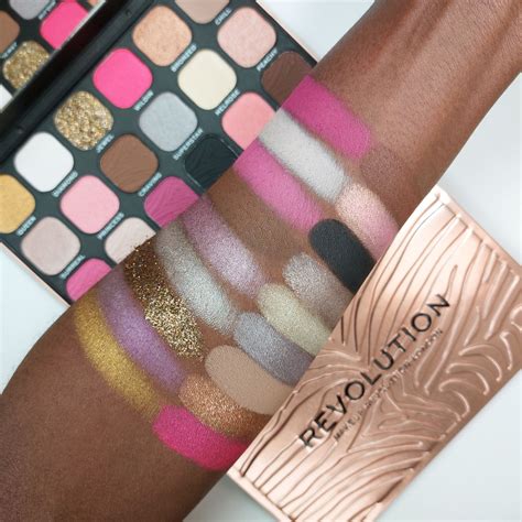 Revolution Forever Flawless Shadow Palette Bare Pink | PinkPanda.hr