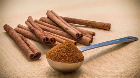 cinnamon powder  sticks    kerala spices