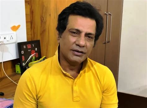 Firoz Khan (Amitabh) Height, Age, Death, Wife, Family, Biography ...